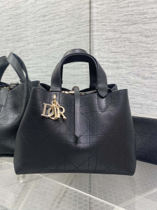 Dior Medium Dior Toujours Tote Shoulder Bag Black Flat Macrocannage Calfskin Dior Medium Dior Toujours Tote Shoulder Bag Black Flat Macrocannage Calfskin