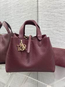 Dior Medium Dior Toujours Tote Shoulder Bag Red Flat Macrocannage Calfskin Dior Medium Dior Toujours Tote Shoulder Bag Red Flat Macrocannage Calfskin