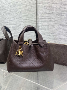 Dior Small Dior Toujours Tote Shoulder Bag Burgundy Flat Macrocannage Calfskin Dior Small Dior Toujours Tote Shoulder Bag Burgundy Flat Macrocannage Calfskin