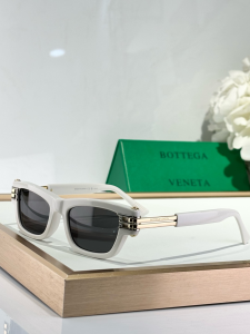 Bottega Veneta Luxury Eyewear Sunglasses Bv1308S White Bottega Veneta Luxury Eyewear Sunglasses Bv1308S White