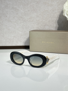 Bvlgari Bulgari Luxury Eyewear Sunglasses BV40070I Black White Bvlgari Bulgari Luxury Eyewear Sunglasses BV40070I Black White