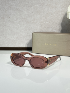 Bvlgari Bulgari Luxury Eyewear Sunglasses BV40070I Red Bvlgari Bulgari Luxury Eyewear Sunglasses BV40070I Red