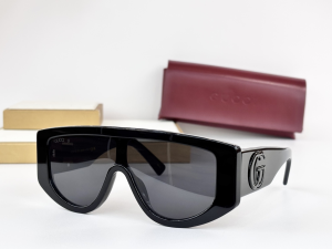 Gucci GG Luxury Eyewear Sunglasses GG1950S Black Gucci GG Luxury Eyewear Sunglasses GG1950S Black