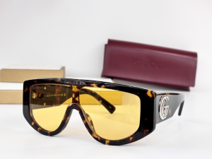 Gucci GG Luxury Eyewear Sunglasses GG1950S Yellow Black Gucci GG Luxury Eyewear Sunglasses GG1950S Yellow Black