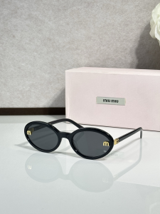 Miu Miu Luxury Eyewear Sunglasses MU154AV Black Miu Miu Luxury Eyewear Sunglasses MU154AV Black