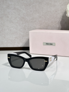 Miu Miu Luxury Eyewear Sunglasses MU16KS Black White Miu Miu Luxury Eyewear Sunglasses MU16KS Black White
