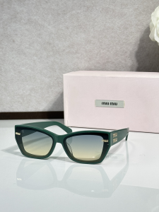 Miu Miu Luxury Eyewear Sunglasses MU16KS Green Miu Miu Luxury Eyewear Sunglasses MU16KS Green