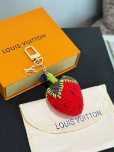 Louis Vuitton Berrylicious Crochet Bag Charm Red Louis Vuitton Berrylicious Crochet Bag Charm Red