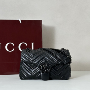 Gucci GG Marmont Small Shoulder Bag Black Matelasse Chevron Leather Gucci GG Marmont Small Shoulder Bag Black Matelasse Chevron Leather