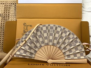 Louis Vuitton Vip LV Fan White Damier Canvas Crossbody Bag Louis Vuitton Vip LV Fan White Damier Canvas Crossbody Bag