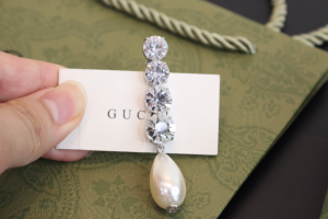 Gucci Silver and White Crystal Pearl Drop Single Earring Gucci Silver and White Crystal Pearl Drop Single Earring