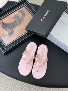 Chanel CC Logo Pink Leather Thong Sandals Chanel CC Logo Pink Leather Thong Sandals