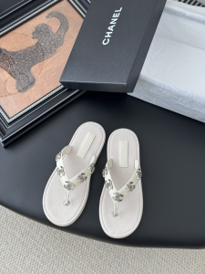 Chanel CC Logo White Leather Thong Sandals Chanel CC Logo White Leather Thong Sandals