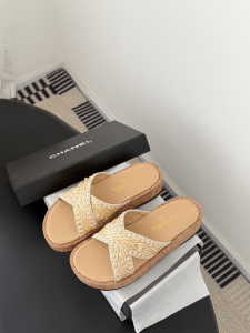Chanel Criss Cross Woven Wicker Platform Slides Sandals Beige Chanel Criss Cross Woven Wicker Platform Slides Sandals Beige