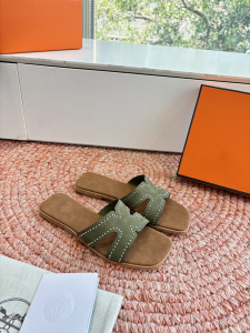 Hermes Oran Studded Flat Slides Sandals Green Suede Leather Hermes Oran Studded Flat Slides Sandals Green Suede Leather