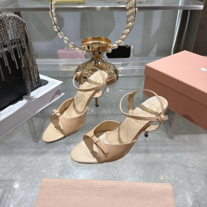 Miu Miu Mordore Patent Leather Sandals with Bow Beige 85MM Miu Miu Mordore Patent Leather Sandals with Bow Beige 85MM