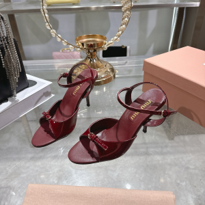 Miu Miu Mordore Patent Leather Sandals with Bow Red 85MM Miu Miu Mordore Patent Leather Sandals with Bow Red 85MM