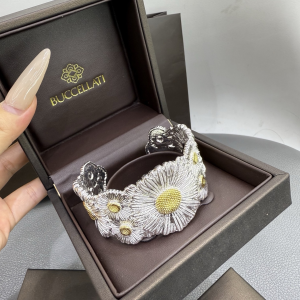 Buccellati BLOSSOMS SILVER AND VERMEIL Cuff Bracelets WITH DIAMONDS Buccellati BLOSSOMS SILVER AND VERMEIL Cuff Bracelets WITH DIAMONDS