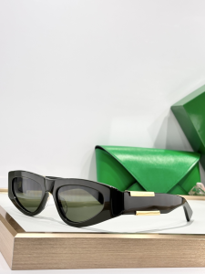 Bottega Veneta Luxury Eyewear Sunglasses BV1407S Black Bottega Veneta Luxury Eyewear Sunglasses BV1407S Black