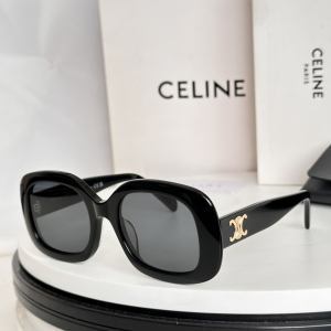 Celine Triomphe Oval Luxury Eyewear Sunglasses CL40262U Black Celine Triomphe Oval Luxury Eyewear Sunglasses CL40262U Black