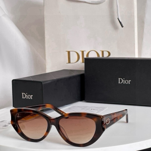 Dior Oval Luxury Eyewear Sunglasses DiorGlow B1F Brown Dior Oval Luxury Eyewear Sunglasses DiorGlow B1F Brown