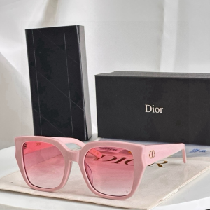 Dior Square Luxury Eyewear Sunglasses DiorGlow S1F Pink Dior Square Luxury Eyewear Sunglasses DiorGlow S1F Pink