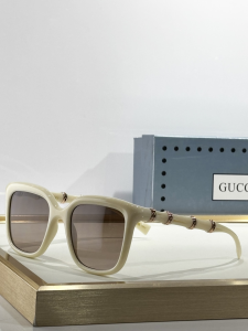 Gucci Bamboo Luxury Eyewear Sunglasses GG2058S White Gucci Bamboo Luxury Eyewear Sunglasses GG2058S White