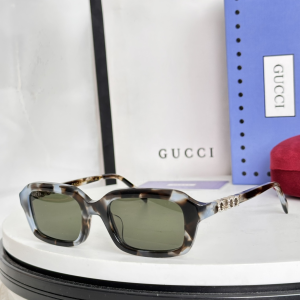 Gucci Luxury Eyewear Sunglasses GG2152S Gray Gucci Luxury Eyewear Sunglasses GG2152S Gray