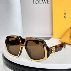 Loewe Anagram Square Luxury Eyewear Sunglasses LW40194I Gold Brown Loewe Anagram Square Luxury Eyewear Sunglasses LW40194I Gold Brown