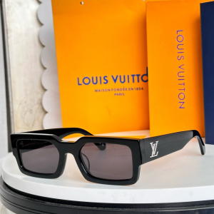Louis Vuitton LV Clash Square Luxury Eyewear Sunglasses Z1910E Black Louis Vuitton LV Clash Square Luxury Eyewear Sunglasses Z1910E Black