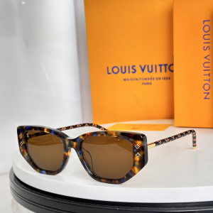 Louis Vuitton Square Luxury Eyewear Sunglasses Z3211E Multicolor Louis Vuitton Square Luxury Eyewear Sunglasses Z3211E Multicolor