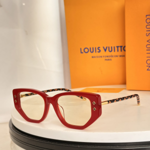 Louis Vuitton Square Luxury Eyewear Sunglasses Z3211E Red Louis Vuitton Square Luxury Eyewear Sunglasses Z3211E Red