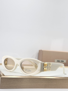 Miu Miu Logo Luxury Eyewear Sunglasses SMU11WS White Miu Miu Logo Luxury Eyewear Sunglasses SMU11WS White