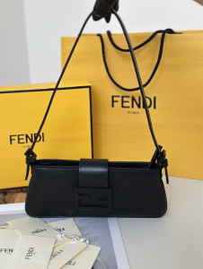 Fendi Baby B Mini Black Leather Tote Shoulder Bag Fendi Baby B Mini Black Leather Tote Shoulder Bag