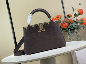 Louis Vuitton Capucines BB Tote Shoulder Bag Burgundy Grainy Calf Leather Louis Vuitton Capucines BB Tote Shoulder Bag Burgundy Grainy Calf Leather