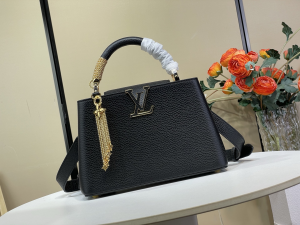 Louis Vuitton Capucines BB Tote Shoulder Bag with Chain Black Grained Calf Leather Louis Vuitton Capucines BB Tote Shoulder Bag with Chain Black Grained Calf Leather