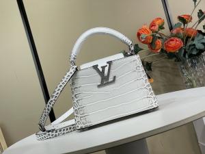 Louis Vuitton Capucines Mini Tote Shoulder Bag White Gray Crocodile Embossed Leather Louis Vuitton Capucines Mini Tote Shoulder Bag White Gray Crocodile Embossed Leather