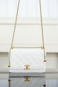 Chanel Vip CC Logo Essentials Wallet on Chain Shoulder Bag White Quilted Calfskin Chanel Vip CC Logo Essentials Wallet on Chain Shoulder Bag White Quilted Calfskin