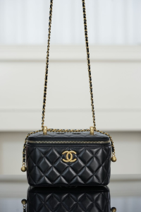 Chanel Vip Vanity Case Shoulder Bag Black Quilted Calfskin Chanel Vip Vanity Case Shoulder Bag Black Quilted Calfskin