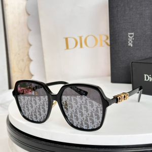 Dior Luxury Eyewear Sunglasses DiorTreasureS1F Black Dior Luxury Eyewear Sunglasses DiorTreasureS1F Black