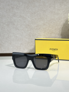 Fendi First Luxury Eyewear Sunglasses FE4080 Black Fendi First Luxury Eyewear Sunglasses FE4080 Black