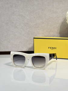 Fendi First Luxury Eyewear Sunglasses FE4080 White Black Fendi First Luxury Eyewear Sunglasses FE4080 White Black