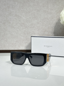 Givenchy Luxury Eyewear Sunglasses GV40034I Black Givenchy Luxury Eyewear Sunglasses GV40034I Black