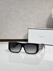 Givenchy Luxury Eyewear Sunglasses GV40034I Black Givenchy Luxury Eyewear Sunglasses GV40034I Black