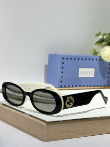 Gucci Interlocking G Oval Luxury Eyewear Sunglasses GG0517S Black White Gucci Interlocking G Oval Luxury Eyewear Sunglasses GG0517S Black White
