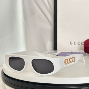 Gucci Logo Luxury Eyewear Sunglasses GG1771S White Gucci Logo Luxury Eyewear Sunglasses GG1771S White