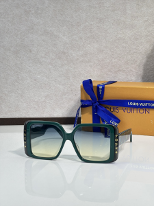 Louis Vuitton LV Monogram Luxury Eyewear Sunglasses Z2095W Green Louis Vuitton LV Monogram Luxury Eyewear Sunglasses Z2095W Green