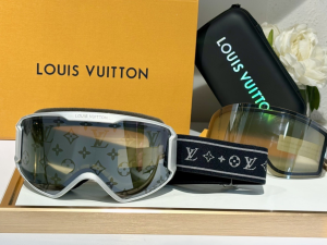 Louis Vuitton LV Snow Mask Sport Luxury Eyewear Sunglasses Black Louis Vuitton LV Snow Mask Sport Luxury Eyewear Sunglasses Black