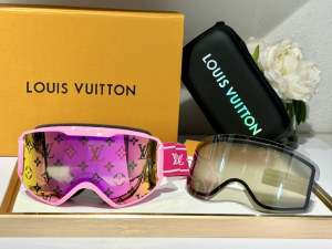 Louis Vuitton LV Snow Mask Sport Luxury Eyewear Sunglasses Pink Louis Vuitton LV Snow Mask Sport Luxury Eyewear Sunglasses Pink