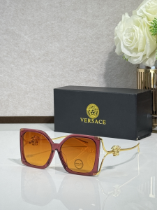 Versace Medusa Square Luxury Eyewear Sunglasses VE4502U Fuchsia Versace Medusa Square Luxury Eyewear Sunglasses VE4502U Fuchsia
